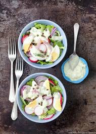 Salade De Laitue Aux Radis Oeufs Et Sauce Au Yaourt Recette Salades De Laitue Salade Recette Salade