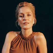 At age 52, actress gillian anderson looks practically the same as she did nearly 30 years ago. Gillian Anderson Gilliana Twitter
