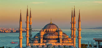 Este un amestec de istorie, monumente arhitecturale și baze și magazine nesfârșite, un amestec de est și vest, europa și asia. Top 5 Things To Do In Istanbul Festicket Magazine