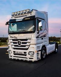 Pin By Pat Mccarthy On Mersedes Bens Mercedes Truck Mercedes Benz Mercedes Benz Trucks