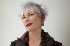 Julie Fulton's Instagram, Twitter & Facebook