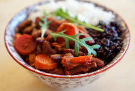 Curry De Haricots Rouges Au Curcuma Et Au Gingembre En 2020 Haricot Rouge Haricot Plat Vegetarien