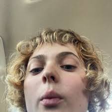 anne lukin (@annelukiin)