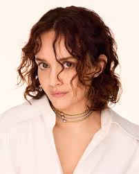 «Luxury I think is all about a type of quality that can pass the test of  time. A piece of jewellery that is timeless and chic», Olivia Cooke, Fope  Global Ambassador., Discover the new collections from ...