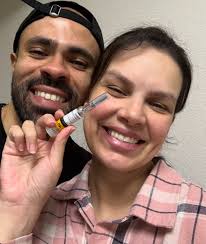 Hoje eu consigo falar do meu testemunho, do amor de Deus na minha vida.  Depois de duas perdas gestacional,descobri a TROMBOFILIA, engravidei do  Samuel só com um exame que constava a doença