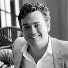 Leslie Gleason's Instagram, Twitter & Facebook