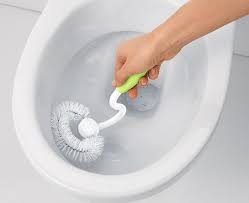 Banyo ve tuvalet temizliği hem görsel açıdan, hem sağlık açısından, hem de hijyen kola tuvalet temizliğinde oldukça etkilidir. Tuvalet Tasi Siyah Lekeleri Nasil Cikar Pratik Bilgili
