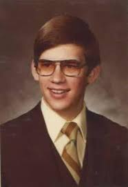 🇺🇸 “Hello, this is a long shot but I only know vaguely of a man who died  from AIDS. Details like his name, his birth and death date, even his face, I