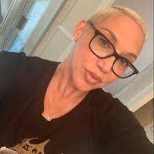 Wendy Gussler's Instagram, Twitter & Facebook