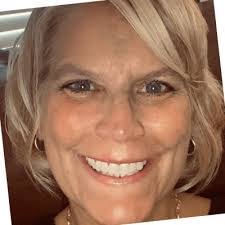 Shannon Helseth's Instagram, Twitter & Facebook