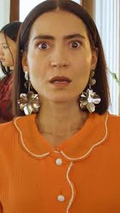 Ducking and weaving through all the trappings of a chaotic family  gathering, director Siri Bunford from @knucklehead_hq tries not to drop the  pie in Instacart’s latest Holiday campaign. A fun one with ...