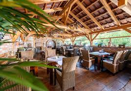 В 1887 перезахоронен в пантеоне ц. Italienische Spezialitaten Im Ristorante Rossini Kreier Gastro