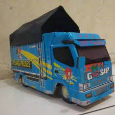 Cara membuat miniatur truk miniatur truk kayu miniatur truk malang miniatur truk. Jual Terbaru Diecast Miniatur Truk Truck Canter Oleng Kayu Anti Gosip Variasi Lampu Dan Terpal Gratis Cetak Nama Dan Foto Termurah Di Lapak Besolshop Official Bukalapak