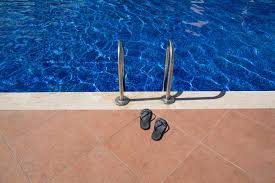Construire Sa Piscine En Beton Banche Bloc A Bancher Polystyrene
