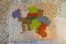 La capital del país y de la unión europea es bruselas. Provincias De Belgica Mapa De Rompecabezas De Madera Etsy