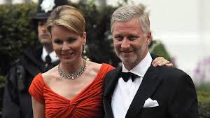 Tropas belgas participaron de las operaciones militares en la antigua yugoslavia, así como en libia y muestras de la cocina belga son el chocolate, la cerveza, las patatas fritas, los gofres, las carnes. Felipe Y Matilde Asi Son Los Futuros Reyes De Los Belgas