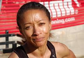 masterstrack.com Alisa Harvey hangs with the elites in women's 800 at Mt.  SAC