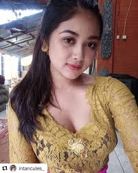 Foto cewek pakai jilbab body montok hot celana ketat tante semok dengan baju dan celana yang ketat jilbab modis dan cantik terbaru 2014 tante semok dengan baju dan celana yang ketat para foto model hijab seksi dan ketat tante berjilbab continue reading. Pin On Abaya