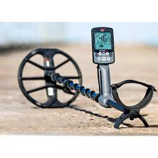 The best of all worlds with low frequencies picking up large, deep targets and high. Free Shipping Minelab Equinox 800 Multi Iq Metal Detector 3720 0002 Modern Metal Detectors
