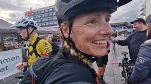 David Riiber, som vant Ishavskraft OF700 i fjor og kanskje sykler alle tre  distanser i år, lovet samboer Cathrine Owe at de skal sykle SmartDok OF300  sammen neste år dersom hun fullførte årets ...