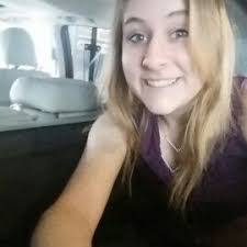 Colleen Dewitt's Instagram, Twitter & Facebook