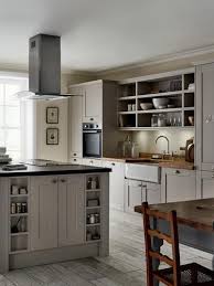 Solid wood and thick veneer choosing wooden benchtops is a great way to add natural beauty to your kitchen. Fairford Cashmere Kitchen Fitted Kitchens Howdens