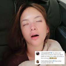 Palihim na kinuha ni Derek Ramsay ang litratong ito ng fiancé na si Ellen  Adarna na sinamahan niya ng isang pabirong sweet message. Agad namang  nagkomento dito ang nobya. 📸: @derekramsay07 /IG