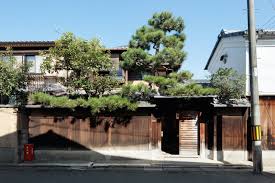 A Minimalist Townhouse Provides Serene Accommodations In Historic Kyoto Holiday Home Townhouse Holiday Apartments