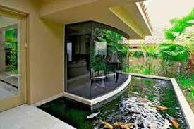 Desain Kolam Ikan Minimalis Diluar Rumah Sebuah Rumah Dengan Taman Di Halamannya Akan Terasa Sangat Menyenangkan Apalagi Ji Kolam Ikan Kolam Rumah Dan Kebun