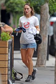 Последние твиты от natalie portman updates (@nportmanonline). Natalie Portman Running Errands In Sydney 04 01 2021 Celebmafia