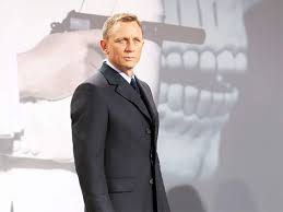 Daniel craig reprises his role as british secret agent james bond as he accompanies her majesty the queen to the opening ceremony of the london 2012 olympic. Talking Money Daniel Craig To Get Paid 50 Million Pounds For Final 007 Film The Economic Times