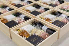 Top 10 Corporate And Client Gift Designs Of 2016 Corporate Christmas Gifts Client Gifts Corporate Gift Baskets