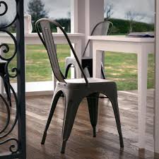 Tolix Meet The Favourite Of Cafes All Over The World Tolix Chairs Pin It Likeit Diningchair Metalchair Ad Style Design Outdoo Koltuklar Sandalye