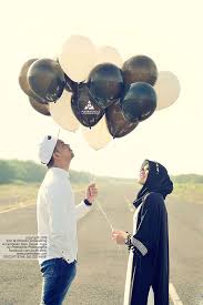 Dari tahun ketahun konsep hijab sendiri mempunyai beragam gaya. Keren Prewedding Casual Outdoor Hijab Gallery Pre Wedding
