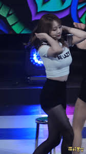 의상이 안무에 적합한 왕눈좌 브레이브걸스 은지 (bravegirls eunji) 매의눈닷컴/heye.kr gif. ë¸Œë ˆì´ë¸Œê±¸ìŠ¤ ì€ì§€ ì›€ì§¤ 180320 21ì‚¬ë‹¨ ê³ ì„±ì‹¤ë‚´ì²´ìœ¡ê´€ 4