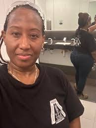 Sherry Diamond's Instagram, Twitter & Facebook