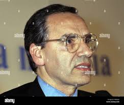 GUERRA , ALFONSO. POLITICO ESPAÑOL. SEVILLA 1940 -. ELECCIONES GENERALES  1989. CONFERENCIA DE PRENSA JUNTO A ROSA CONDE Y JOSE LUIS CORCUERA Stock  Photo