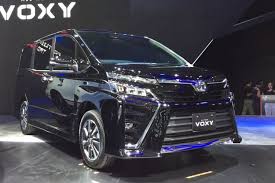 Nissan serena vs toyota innova venturer vs toyota voxy all new nissan perseteruan nissan serena dan toyota voxy memasuki babak baru di pasar mobil keluarga di indonesia, setelah voxy meluncur disusul oleh. Plus Minus Toyota Voxy Dan Nissan Serena Baru