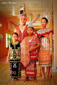 Video lengkap prosesi melah pinang kawin adat dayak iban (iban documentary) tradisi pernikahan adat telah ada ratusan. Syahira Perkahwinan Etnik Iban