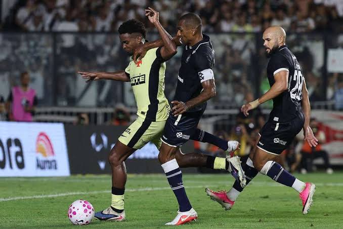 Com a cabe&ccedil;a na Sul-Americana, Vasco empata com o Remo e desacelera no Brasileir&atilde;o