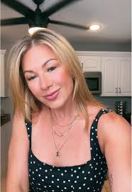 Happy Hump Day! 🐫 #dancelikenooneswatching #kitchendancing #midweek  #oldies #bakingjoy #sundressseason #homemaker #fyp #foryourpage #foru