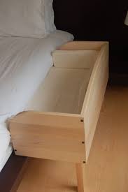 Excelente Idea Tienes Tranquilidad Y A La Vez Muy Pendiente Del Bebe Podras Descansar Mejor Baby Bed Baby Furniture Baby Girl Nursery Themes