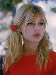 Brigitte Bardot S 11 Most Iconic Hairstyles Coole Frisuren Ponyfrisur Stylen Und Frisuren Langhaar