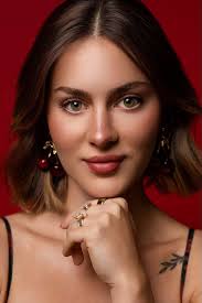 What's the difference between camera flash and external lighting?