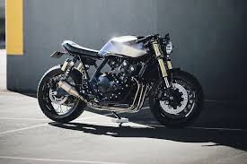 The Scout Honda Cb400 Cafe Racer Return Of The Cafe Racers Cafe Racer Motorrader Cafe Racer Bauen Cafe Racer Teile