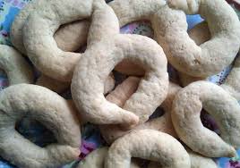 Le specialità tipiche laziali sono principalmente ortofrutticole e caseari, come il carciofo 5 piatti tipici del lazio. Ciambelline Laziali Saporie