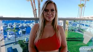 Sexy Czech babe @xskyelynnnudes33fds3 with big tits