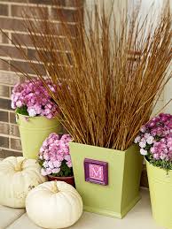 Deko vor der haust r deko pinterest haust ren diy lichterkette und kerzen deko herbst deko vor dem hauseingang einladende akzente Wunderschone Herbstdekoration Am Eingang 35 Ideen Fur Gute Laune