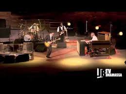 Spectacular Tribute Concert To Muddy Waters And Howlin Wolf The Blues Joe Bonamassa Blues Music Muddy Waters