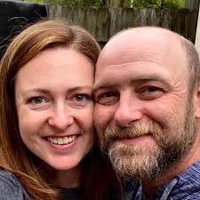 A BBN fan got Kevin Richardson to throw the L's down at the Backstreet Boys  show, out in Las Vegas. 🤣 Great job Ronnie! #BBN is everywhere. 💙